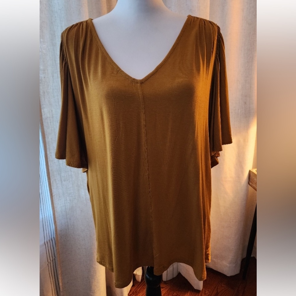 Anthropologie Bordeaux Brand Top in Gold Size Medium